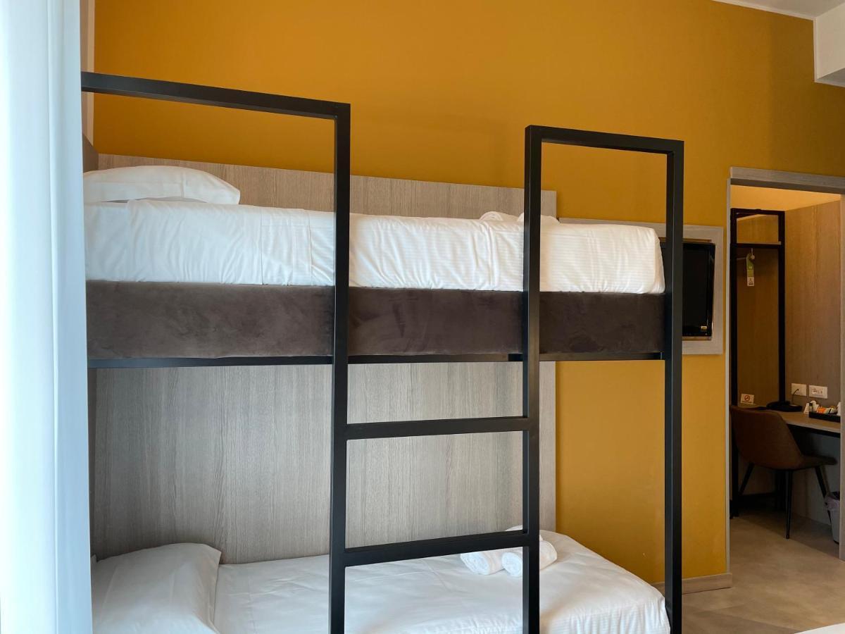 Hotel Iris Jesolo エクステリア 写真
