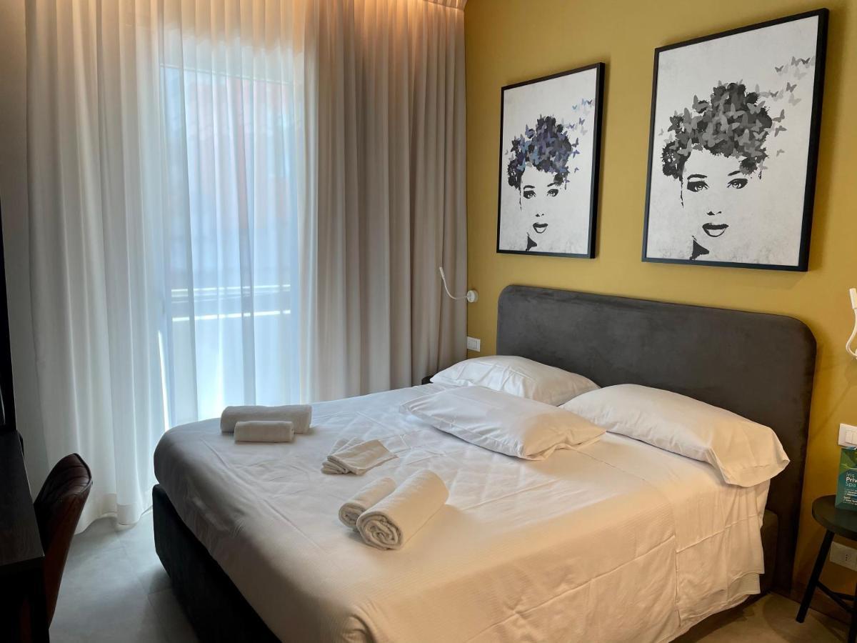 Hotel Iris Jesolo エクステリア 写真