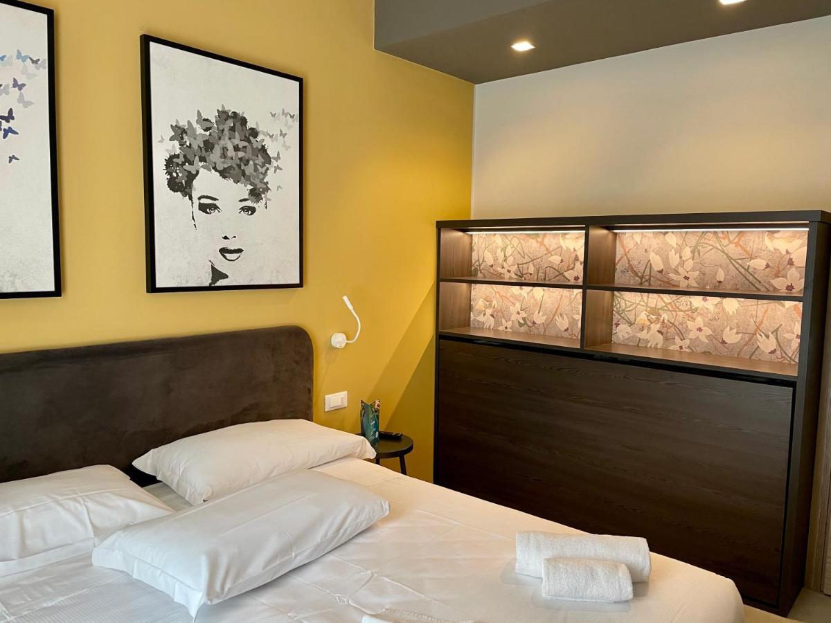 Hotel Iris Jesolo エクステリア 写真