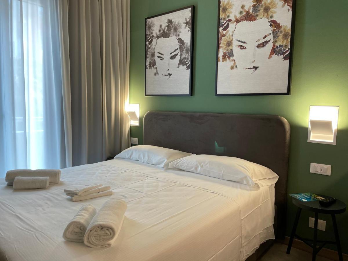 Hotel Iris Jesolo エクステリア 写真