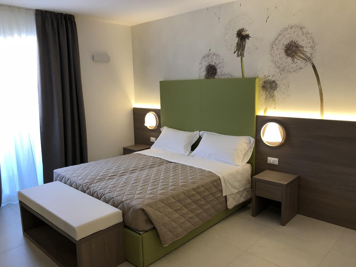 Hotel Iris Jesolo エクステリア 写真