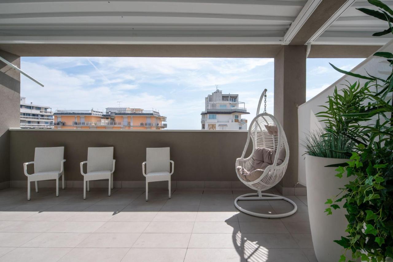 Hotel Iris Jesolo エクステリア 写真