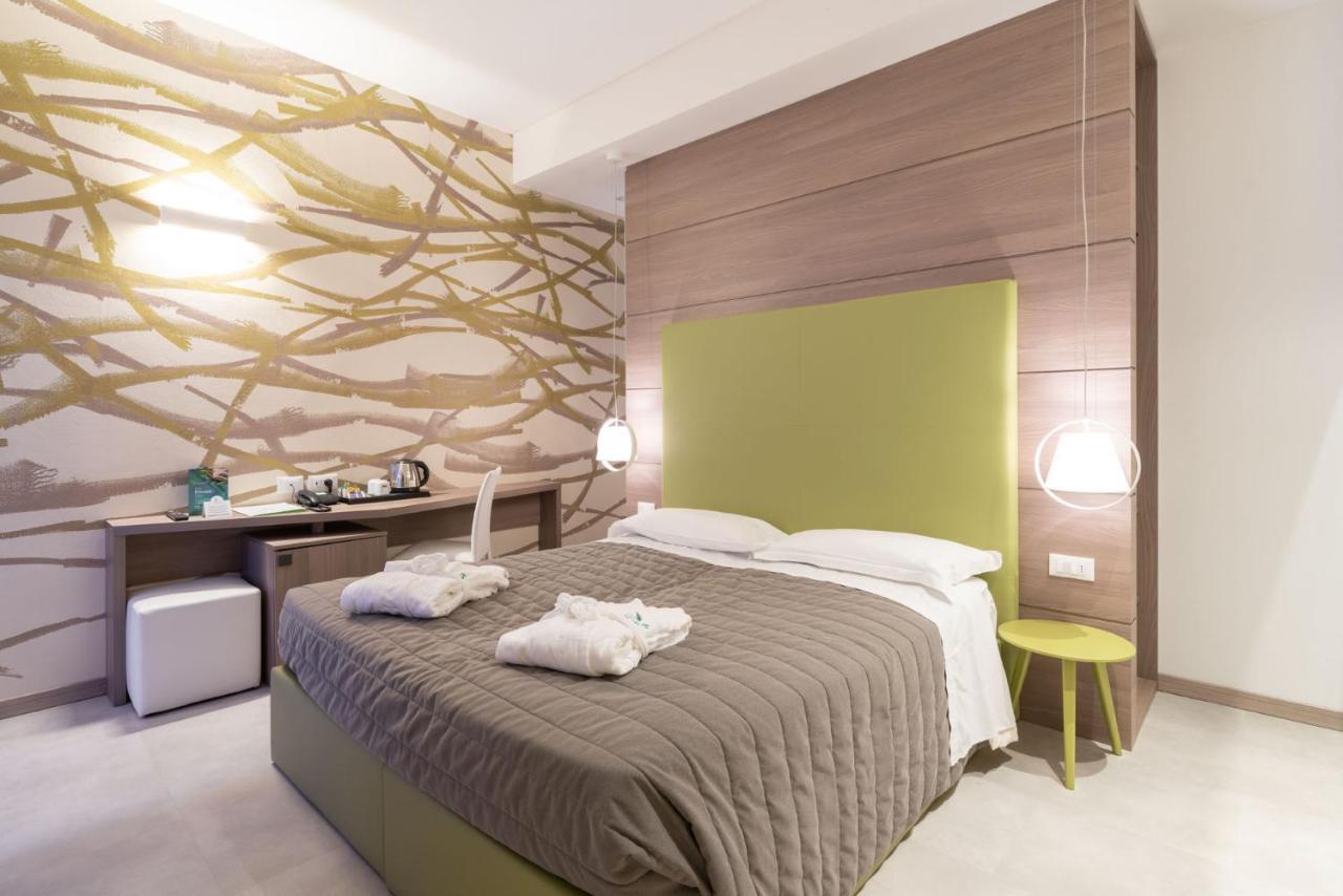 Hotel Iris Jesolo エクステリア 写真