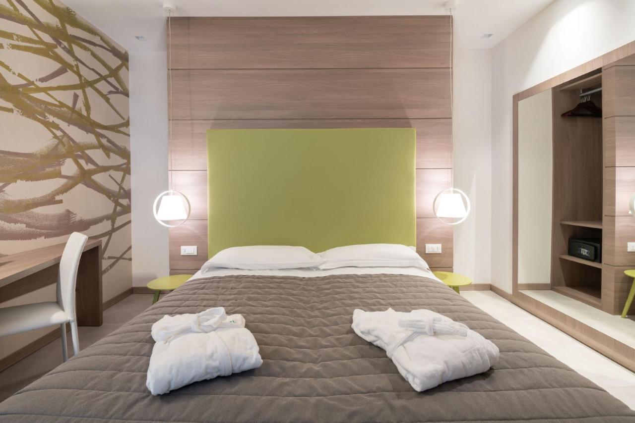 Hotel Iris Jesolo エクステリア 写真