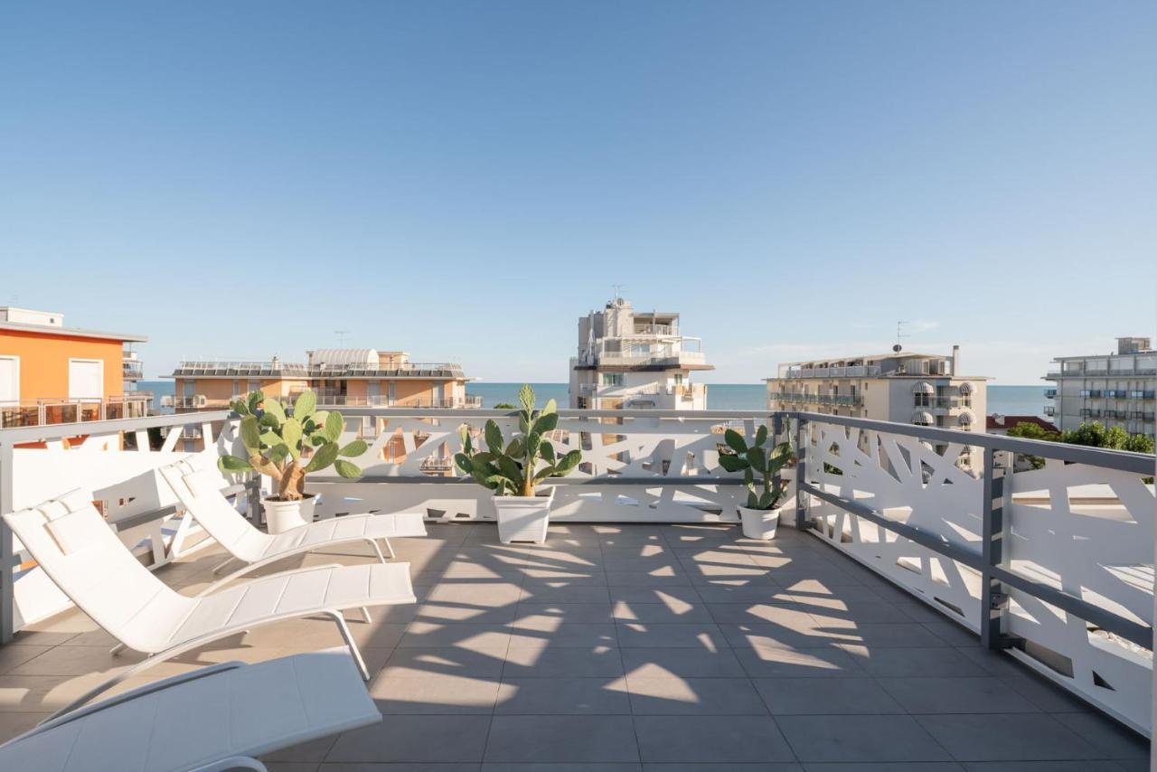 Hotel Iris Jesolo エクステリア 写真